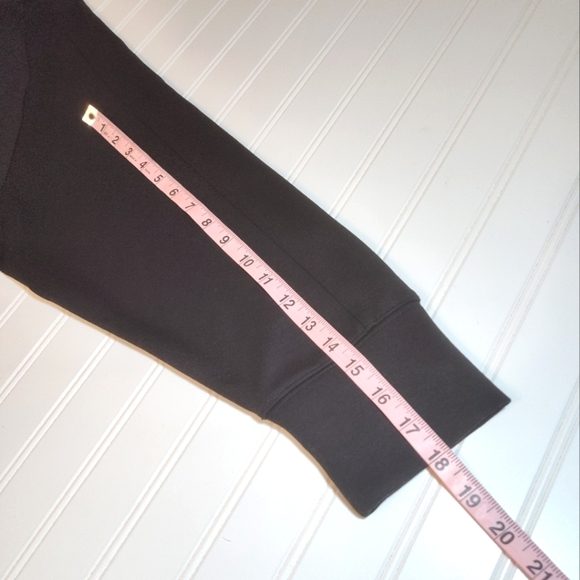 Zenana women's black pull over top size (L) - Picture 11 of 12